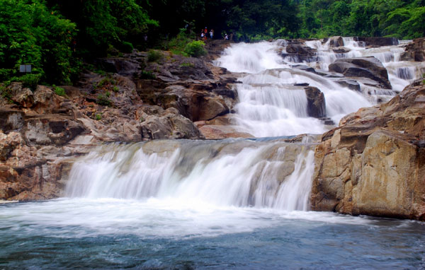 Huyền bí "Thác trời" giữa đại ngàn